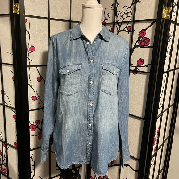 New H&M Women’s Button Down Shirt. Light Blue faded. Size 10 - Picture 1 of 2